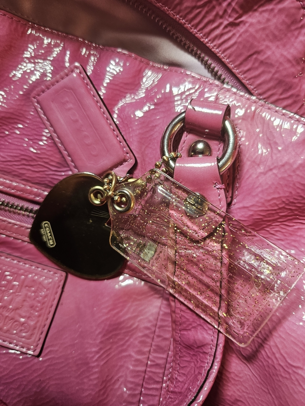 💖 Coach Poppy Pink Patent Leather Hobo Shoulder Bag + Authentic Heart Charm - Picture 3 of 15